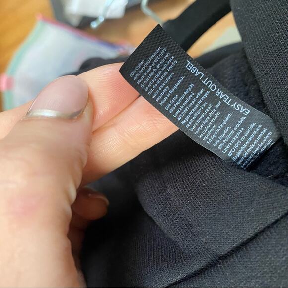 Super soft crocs hoodie with skeleton hand holding rose - Picture 4 of 6